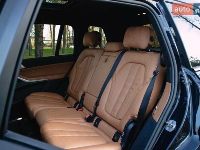 Синий БМВ X7, объемом двигателя 4.4 л и пробегом 74 тыс. км за 88000 $, фото 25 на Automoto.ua
