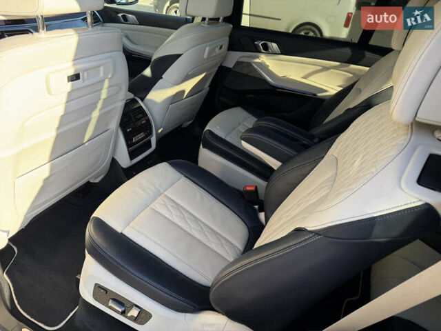 Синий БМВ X7, объемом двигателя 4.4 л и пробегом 100 тыс. км за 64900 $, фото 57 на Automoto.ua