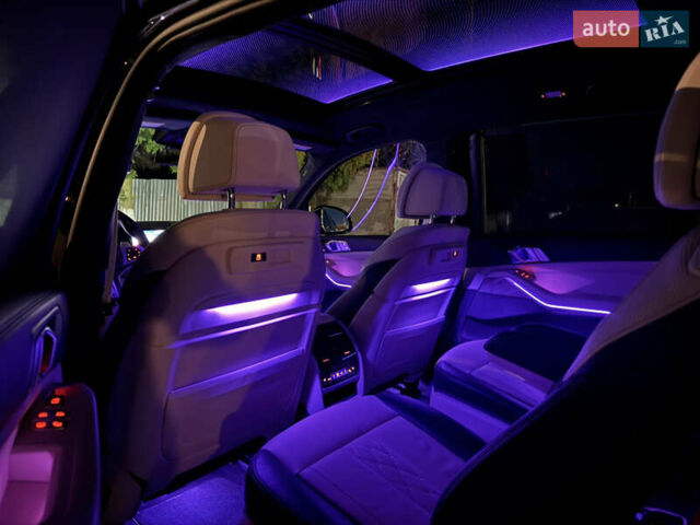 Синий БМВ X7, объемом двигателя 4.4 л и пробегом 100 тыс. км за 64900 $, фото 78 на Automoto.ua
