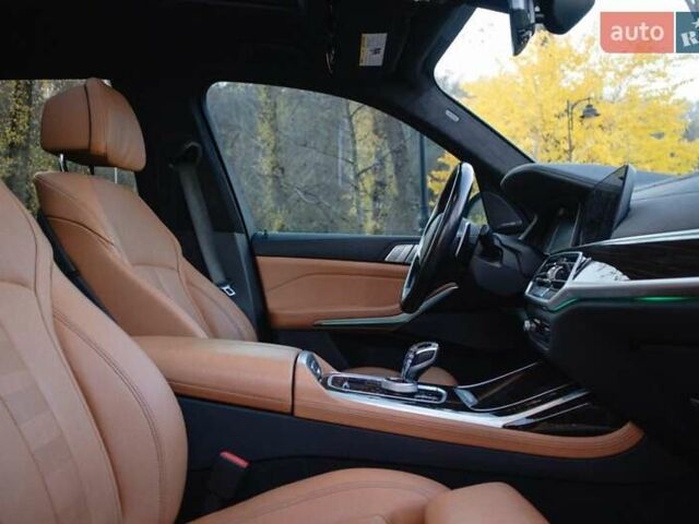 Синий БМВ X7, объемом двигателя 4.4 л и пробегом 74 тыс. км за 88000 $, фото 29 на Automoto.ua