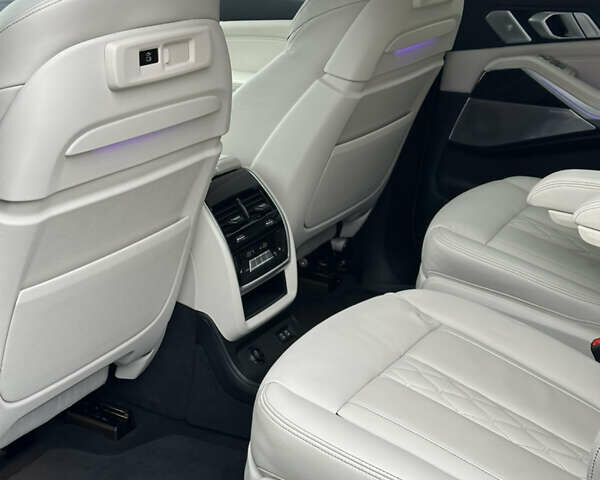 Синий БМВ X7, объемом двигателя 3 л и пробегом 79 тыс. км за 72900 $, фото 4 на Automoto.ua