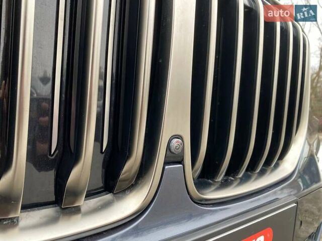 Синий БМВ X7, объемом двигателя 4.39 л и пробегом 39 тыс. км за 78900 $, фото 4 на Automoto.ua