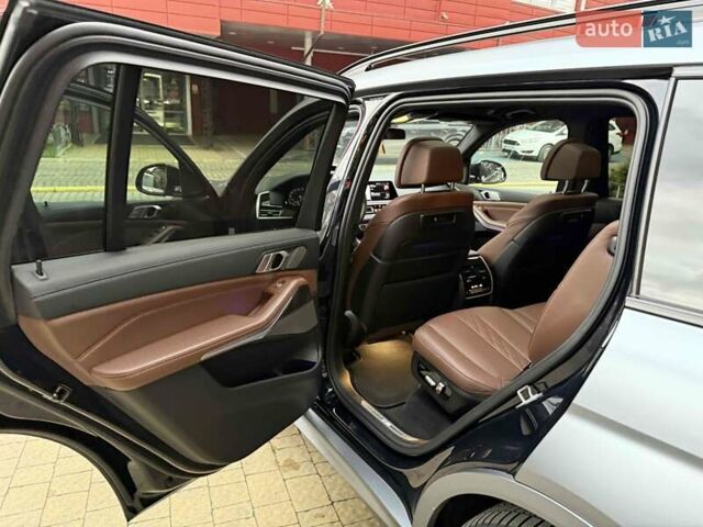 Синій БМВ X7, об'ємом двигуна 4.4 л та пробігом 47 тис. км за 92900 $, фото 40 на Automoto.ua