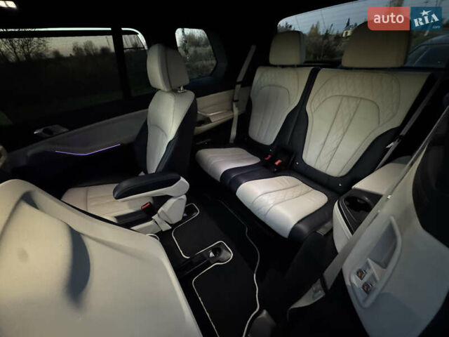Синий БМВ X7, объемом двигателя 4.4 л и пробегом 100 тыс. км за 64900 $, фото 48 на Automoto.ua