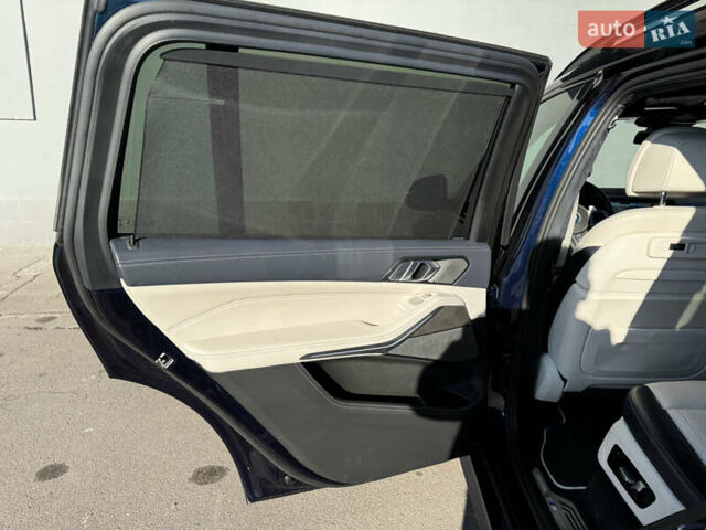 Синий БМВ X7, объемом двигателя 4.4 л и пробегом 100 тыс. км за 64900 $, фото 56 на Automoto.ua