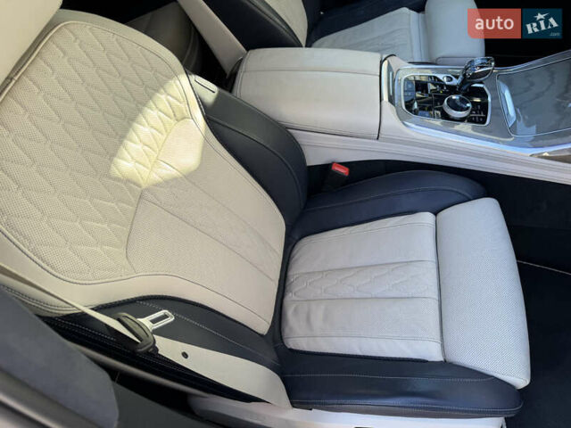 Синий БМВ X7, объемом двигателя 4.4 л и пробегом 100 тыс. км за 64900 $, фото 37 на Automoto.ua