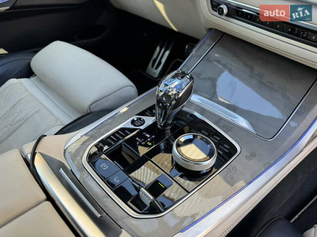 Синий БМВ X7, объемом двигателя 4.4 л и пробегом 100 тыс. км за 64900 $, фото 22 на Automoto.ua