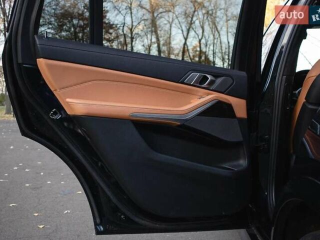 Синий БМВ X7, объемом двигателя 4.4 л и пробегом 74 тыс. км за 88000 $, фото 33 на Automoto.ua