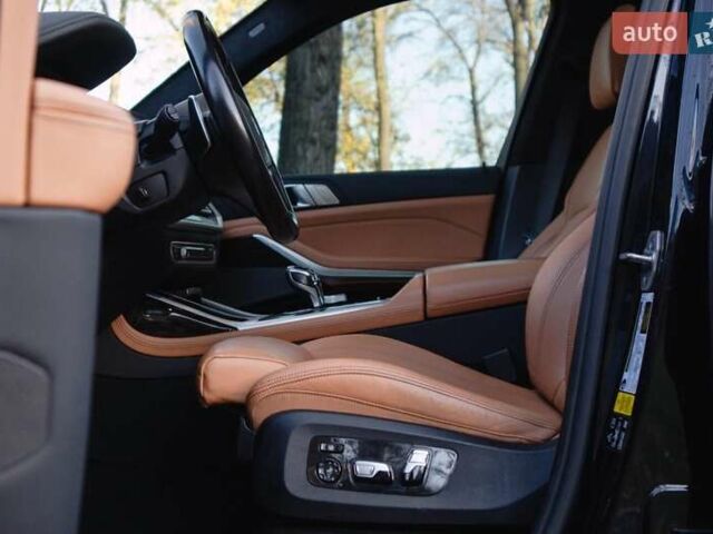 Синий БМВ X7, объемом двигателя 4.4 л и пробегом 74 тыс. км за 88000 $, фото 19 на Automoto.ua