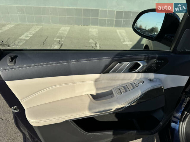 Синий БМВ X7, объемом двигателя 4.4 л и пробегом 100 тыс. км за 64900 $, фото 53 на Automoto.ua