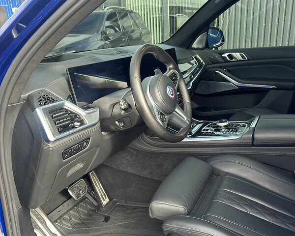 Синий БМВ X7, объемом двигателя 4.39 л и пробегом 25 тыс. км за 140000 $, фото 10 на Automoto.ua