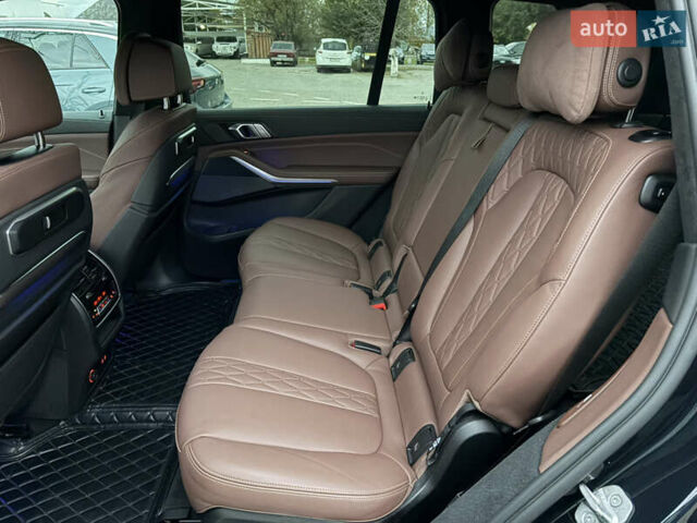 Синий БМВ X7, объемом двигателя 2.99 л и пробегом 65 тыс. км за 96000 $, фото 20 на Automoto.ua