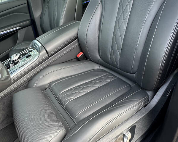 Синий БМВ X7, объемом двигателя 4.39 л и пробегом 25 тыс. км за 140000 $, фото 12 на Automoto.ua