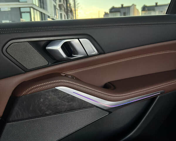 Синій БМВ X7, об'ємом двигуна 2.99 л та пробігом 10 тис. км за 122999 $, фото 18 на Automoto.ua