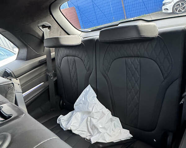Синий БМВ X7, объемом двигателя 4.39 л и пробегом 25 тыс. км за 140000 $, фото 32 на Automoto.ua