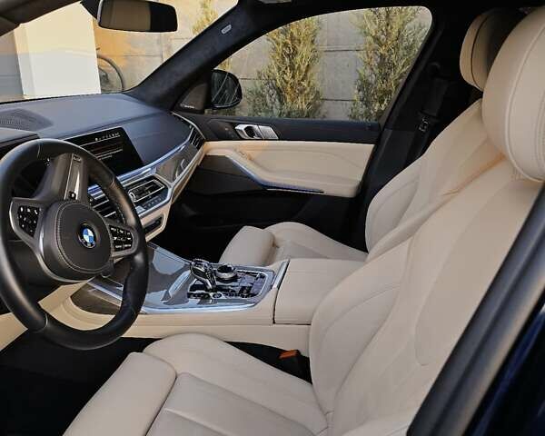 Синий БМВ X7, объемом двигателя 3 л и пробегом 30 тыс. км за 95000 $, фото 17 на Automoto.ua