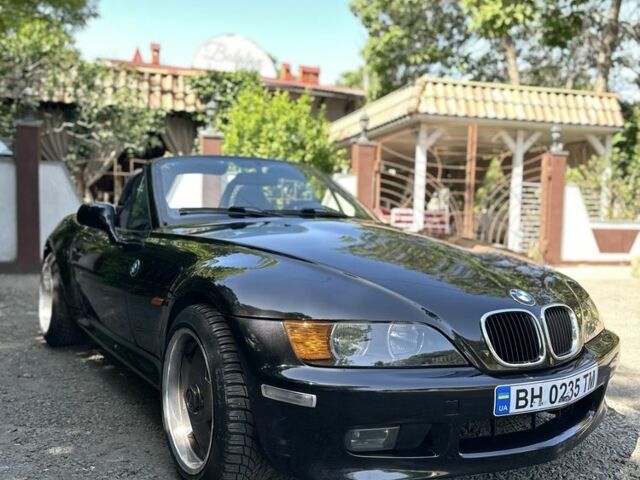 Черный БМВ Зет 3, объемом двигателя 1.9 л и пробегом 380 тыс. км за 9899 $, фото 1 на Automoto.ua