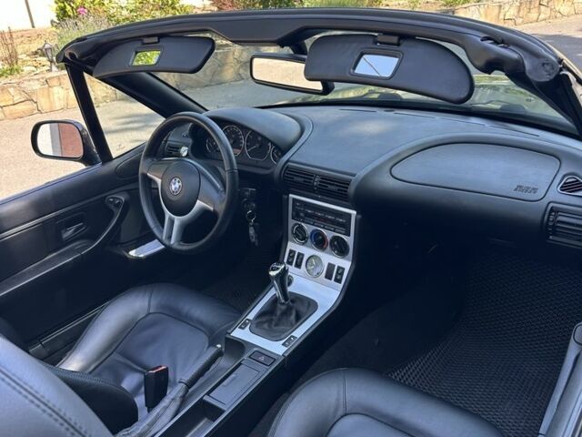 Черный БМВ Зет 3, объемом двигателя 1.9 л и пробегом 380 тыс. км за 9899 $, фото 17 на Automoto.ua