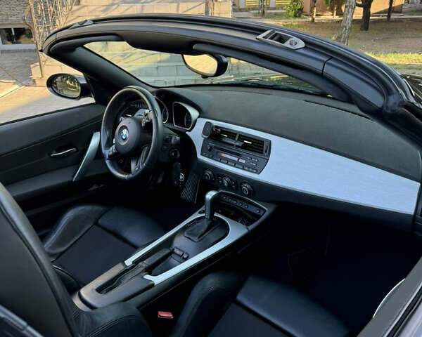 Чорний БМВ Зет 4, об'ємом двигуна 3 л та пробігом 77 тис. км за 20000 $, фото 16 на Automoto.ua
