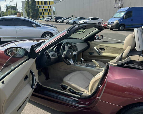 Красный БМВ Зет 4, объемом двигателя 2.49 л и пробегом 92 тыс. км за 10900 $, фото 7 на Automoto.ua