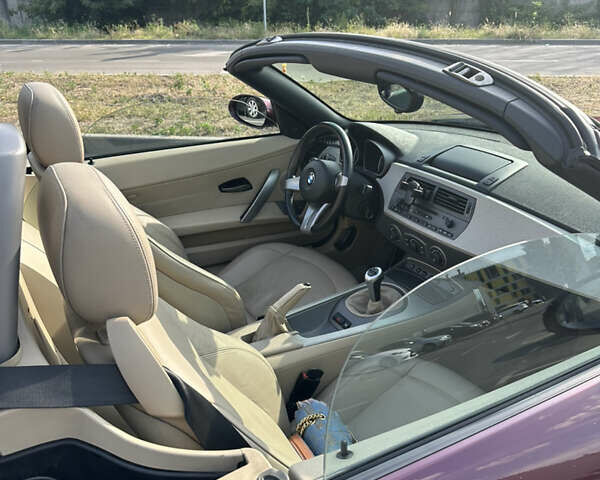 Красный БМВ Зет 4, объемом двигателя 2.49 л и пробегом 92 тыс. км за 10900 $, фото 6 на Automoto.ua