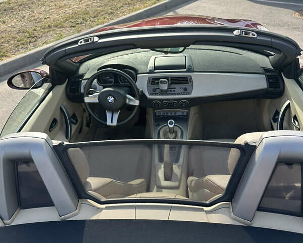 Красный БМВ Зет 4, объемом двигателя 2.49 л и пробегом 92 тыс. км за 10900 $, фото 8 на Automoto.ua