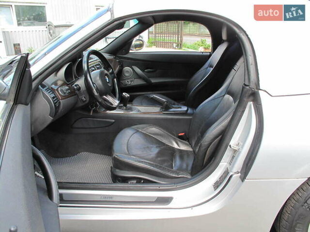 Серый БМВ Зет 4, объемом двигателя 3 л и пробегом 181 тыс. км за 9900 $, фото 17 на Automoto.ua