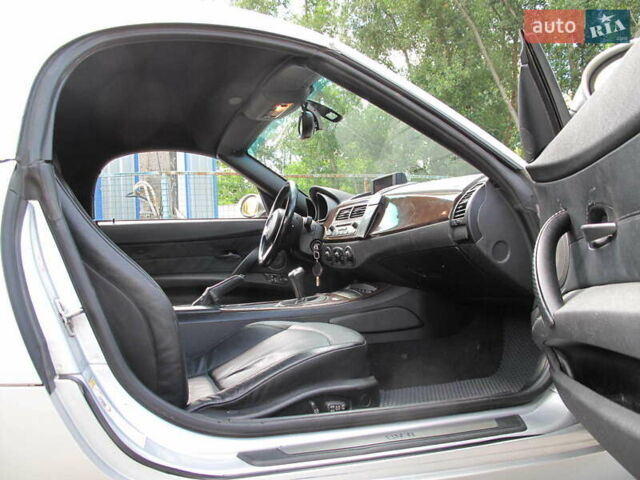 Серый БМВ Зет 4, объемом двигателя 3 л и пробегом 181 тыс. км за 9900 $, фото 27 на Automoto.ua