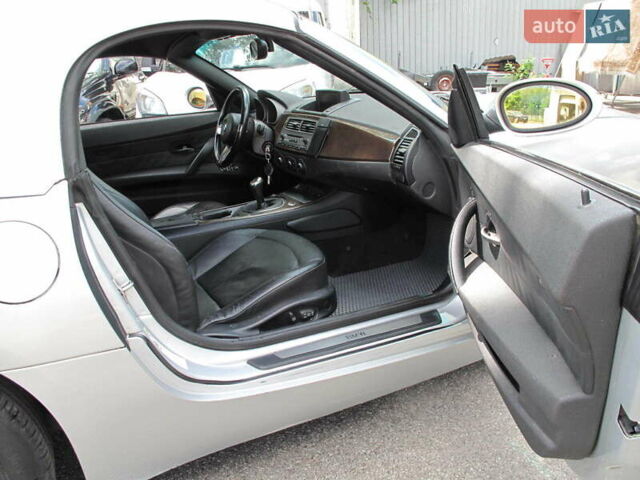 Серый БМВ Зет 4, объемом двигателя 3 л и пробегом 181 тыс. км за 9900 $, фото 42 на Automoto.ua