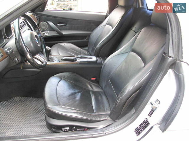 Серый БМВ Зет 4, объемом двигателя 3 л и пробегом 181 тыс. км за 9900 $, фото 40 на Automoto.ua