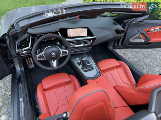 Сірий БМВ Зет 4, об'ємом двигуна 3 л та пробігом 18 тис. км за 48900 $, фото 48 на Automoto.ua