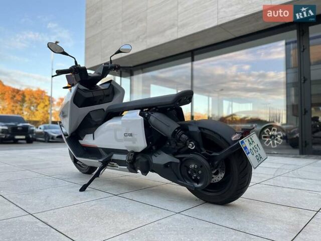 Белый БМВ CE 04, объемом двигателя 0 л и пробегом 3 тыс. км за 11106 $, фото 4 на Automoto.ua