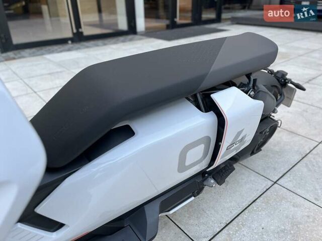 Белый БМВ CE 04, объемом двигателя 0 л и пробегом 3 тыс. км за 11106 $, фото 17 на Automoto.ua