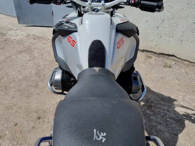 БМВ Другая 2015 в Сокинянах на Automoto.ua БМВ Другая, объемом двигателя 1.2 л и пробегом 0 тыс. км за 12600 $, фото 4 на Automoto.ua