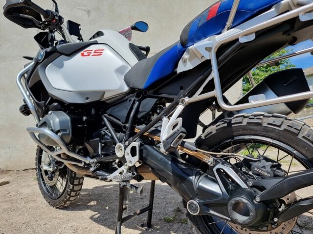 БМВ Другая 2015 в Сокинянах на Automoto.ua БМВ Другая, объемом двигателя 1.2 л и пробегом 0 тыс. км за 12600 $, фото 7 на Automoto.ua