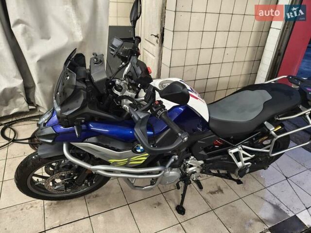 Синий БМВ F 750GS, объемом двигателя 0.85 л и пробегом 7 тыс. км за 12000 $, фото 3 на Automoto.ua