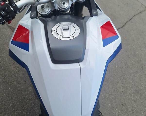 Синий БМВ F 900 GS, объемом двигателя 0.9 л и пробегом 2 тыс. км за 16630 $, фото 6 на Automoto.ua