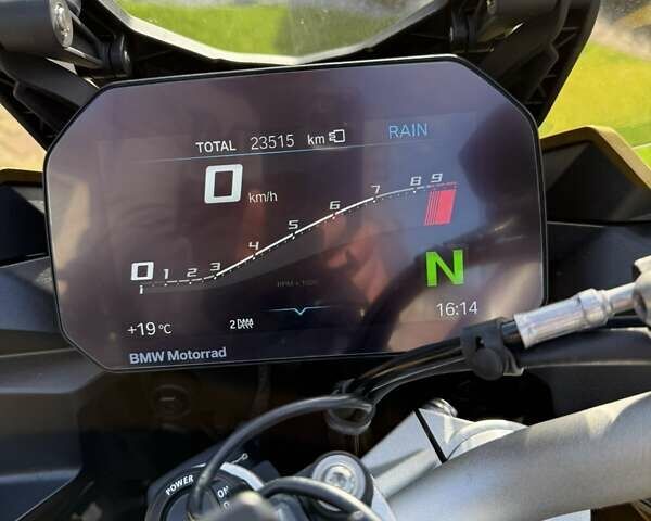 Желтый БМВ F 900 XR, объемом двигателя 0 л и пробегом 23 тыс. км за 12700 $, фото 7 на Automoto.ua