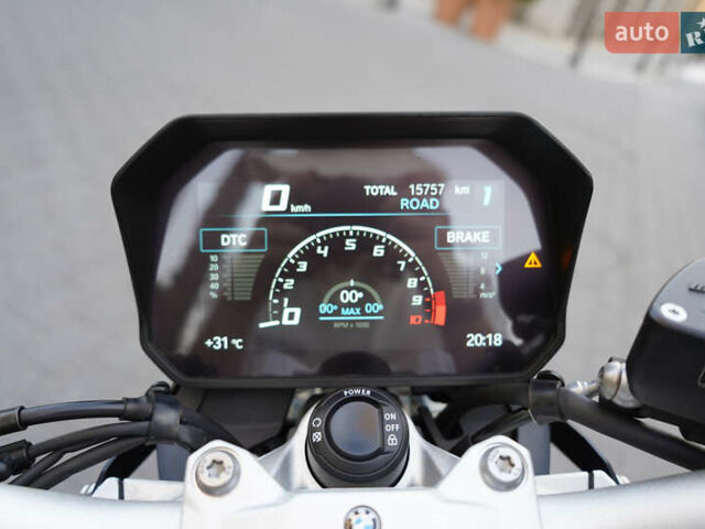 Черный БМВ F 900R, объемом двигателя 0.9 л и пробегом 16 тыс. км за 13999 $, фото 13 на Automoto.ua