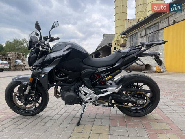 Черный БМВ F 900R, объемом двигателя 0.9 л и пробегом 5 тыс. км за 13000 $, фото 1 на Automoto.ua