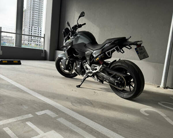 Серый БМВ F 900R, объемом двигателя 0.9 л и пробегом 11 тыс. км за 12200 $, фото 5 на Automoto.ua