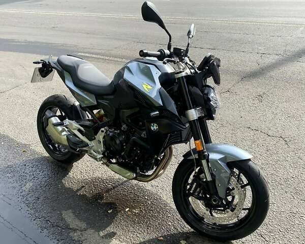 Серый БМВ F 900R, объемом двигателя 0.9 л и пробегом 2 тыс. км за 13000 $, фото 1 на Automoto.ua