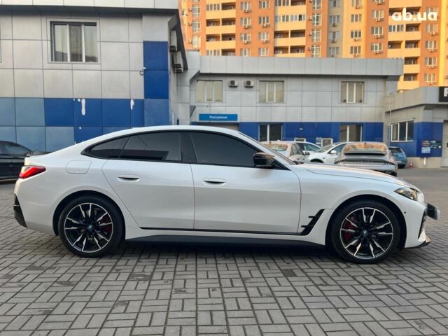Белый БМВ i4, объемом двигателя 0 л и пробегом 8 тыс. км за 47490 $, фото 7 на Automoto.ua