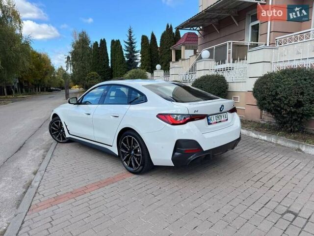 Белый БМВ i4, объемом двигателя 0 л и пробегом 20 тыс. км за 36999 $, фото 7 на Automoto.ua