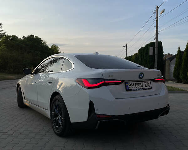 Белый БМВ i4, объемом двигателя 0 л и пробегом 31 тыс. км за 30100 $, фото 4 на Automoto.ua