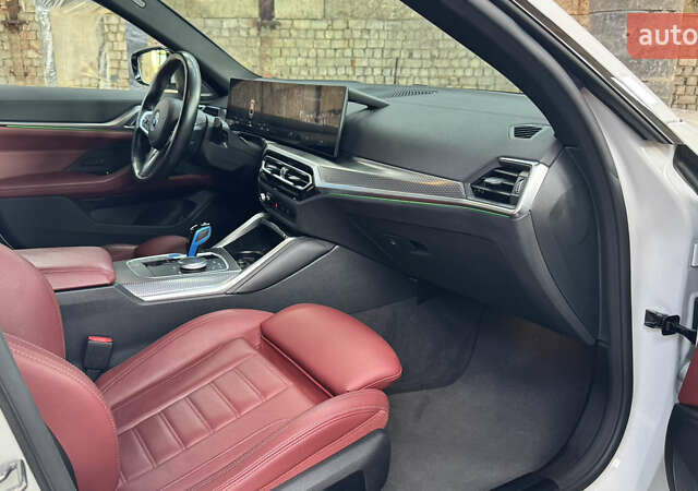 Белый БМВ i4, объемом двигателя 0 л и пробегом 30 тыс. км за 42000 $, фото 11 на Automoto.ua