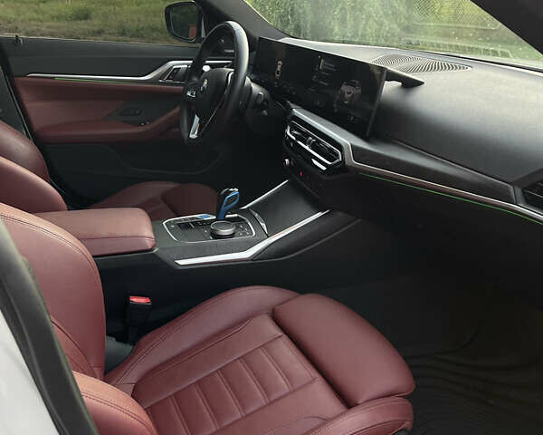 Белый БМВ i4, объемом двигателя 0 л и пробегом 31 тыс. км за 30100 $, фото 25 на Automoto.ua