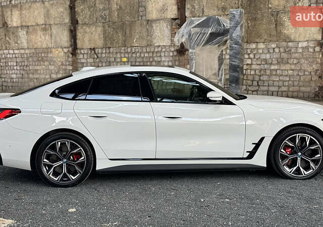 Белый БМВ i4, объемом двигателя 0 л и пробегом 30 тыс. км за 42000 $, фото 6 на Automoto.ua