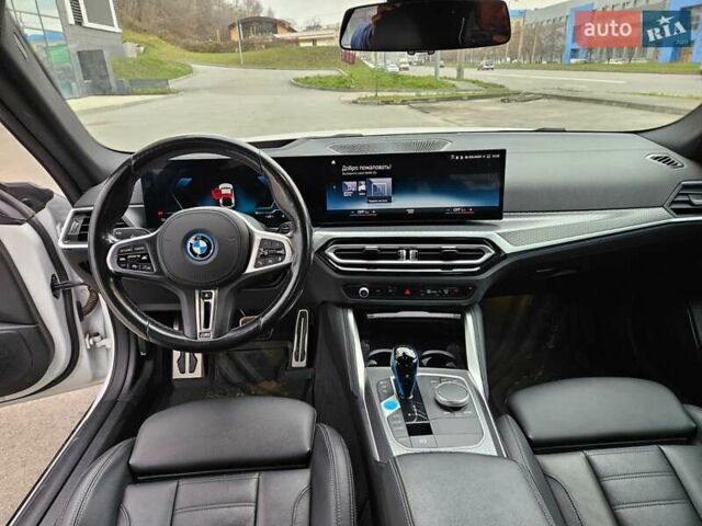 Белый БМВ i4, объемом двигателя 0 л и пробегом 79 тыс. км за 47000 $, фото 3 на Automoto.ua