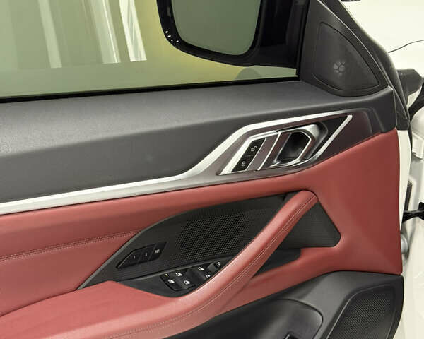 Белый БМВ i4, объемом двигателя 0 л и пробегом 50 тыс. км за 33000 $, фото 8 на Automoto.ua